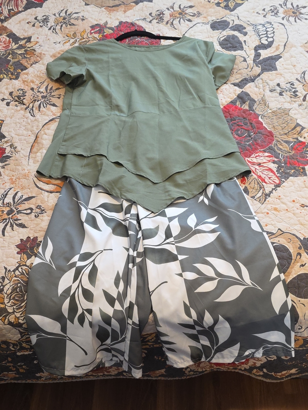 Women's Olive Green Layered Top and Gray Leaf Print Wide Leg Pants Set